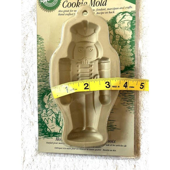 Wilton Christmas Cookie Mold Nutcracker NEW Ovenproof Stoneware 7 inch 2306 - Picture 13 of 15